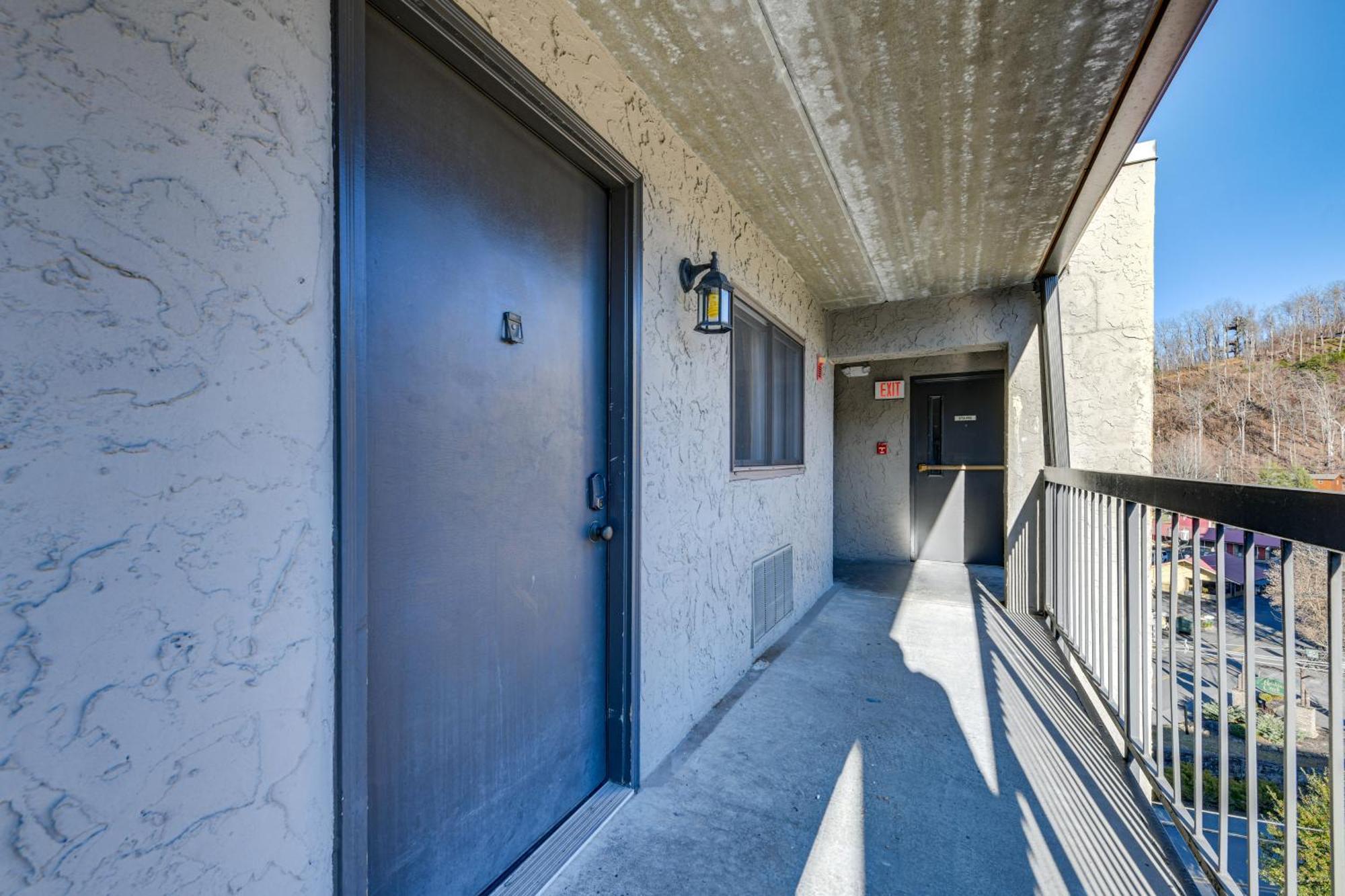 Downtown Gatlinburg Condo With Community Pool! Kültér fotó