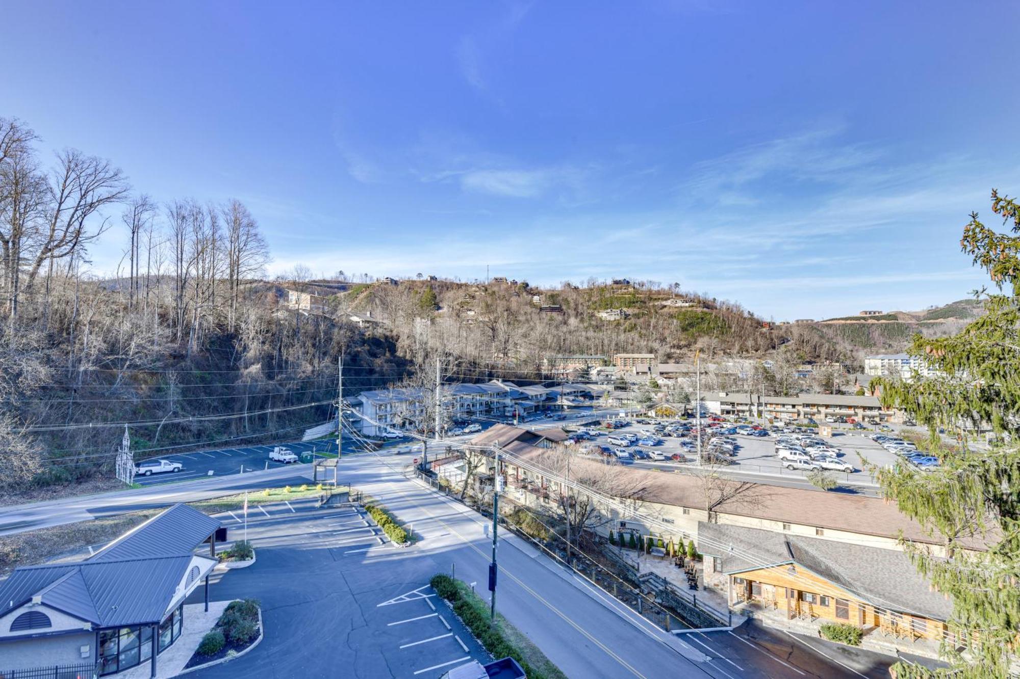 Downtown Gatlinburg Condo With Community Pool! Kültér fotó