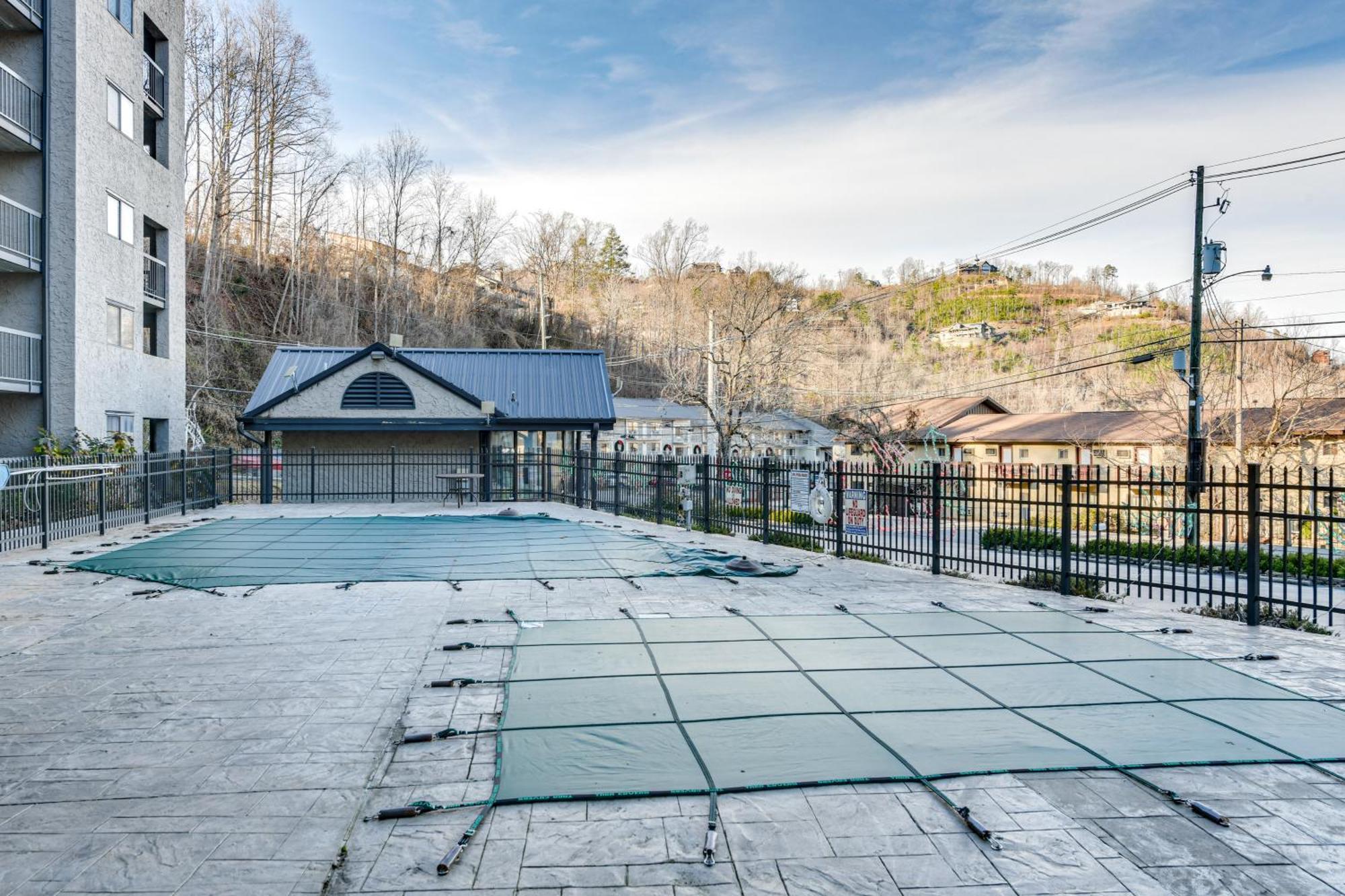 Downtown Gatlinburg Condo With Community Pool! Kültér fotó