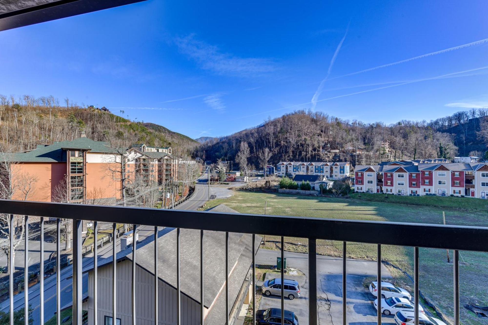 Downtown Gatlinburg Condo With Community Pool! Kültér fotó