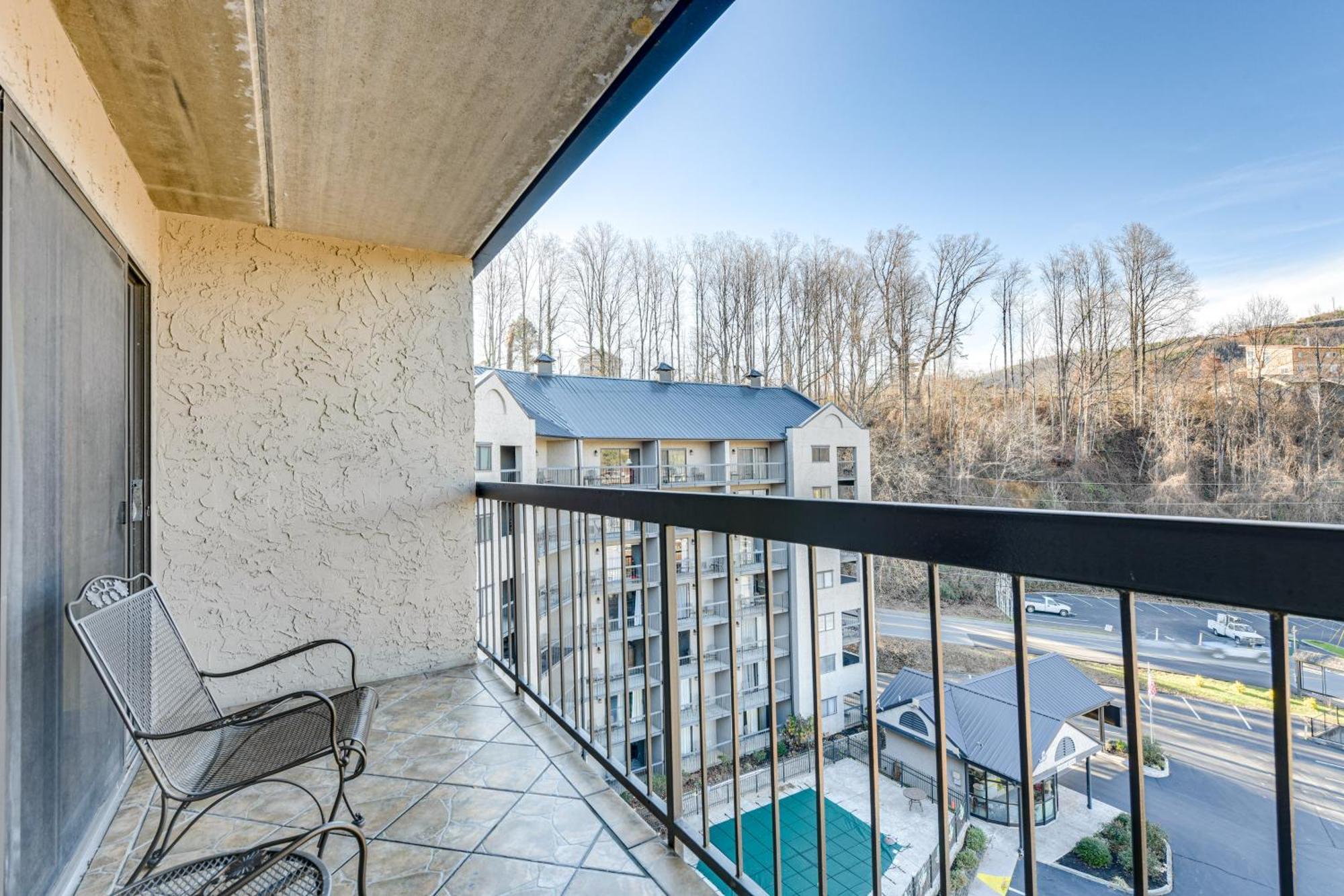 Downtown Gatlinburg Condo With Community Pool! Kültér fotó