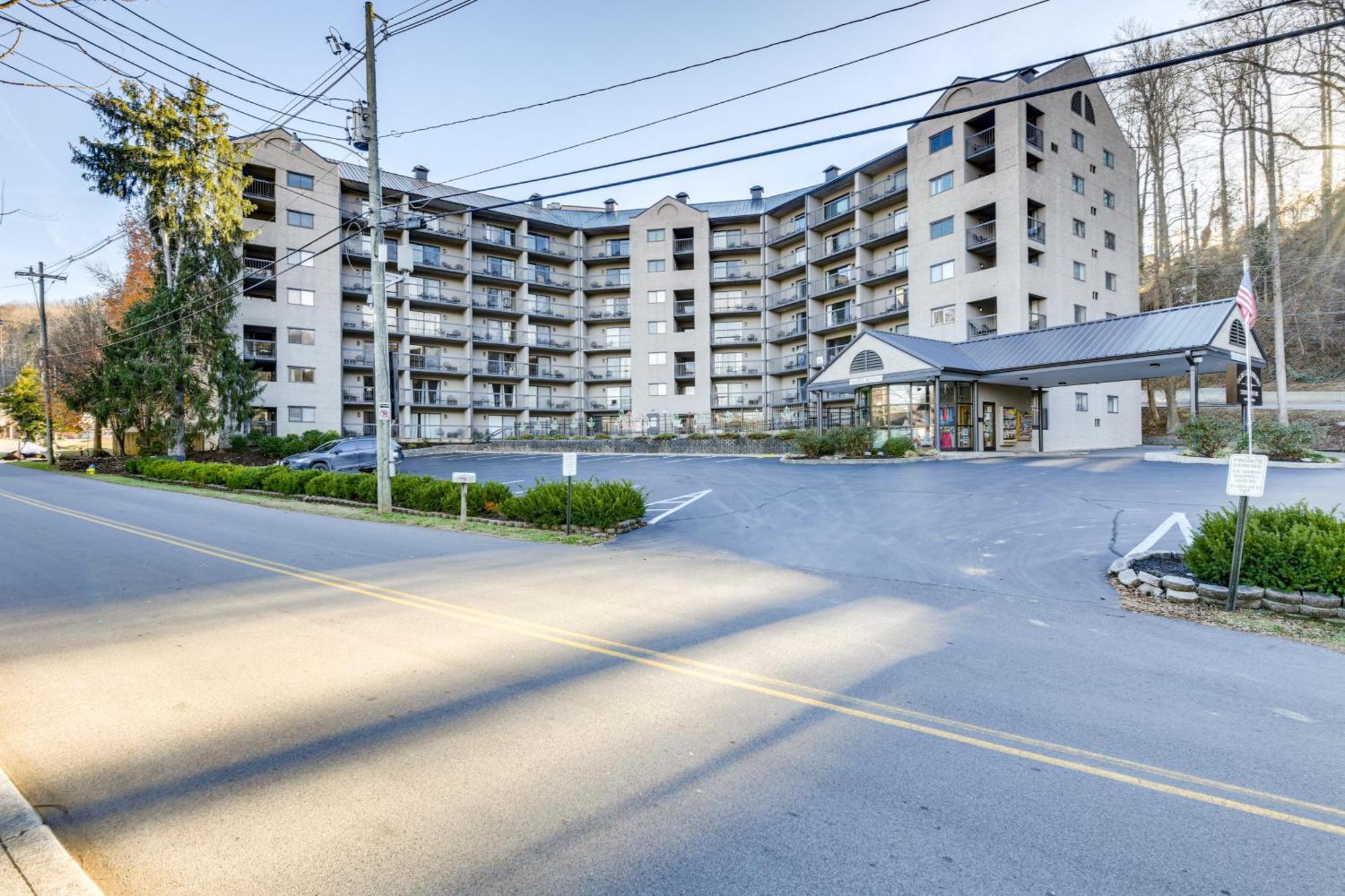 Downtown Gatlinburg Condo With Community Pool! Kültér fotó